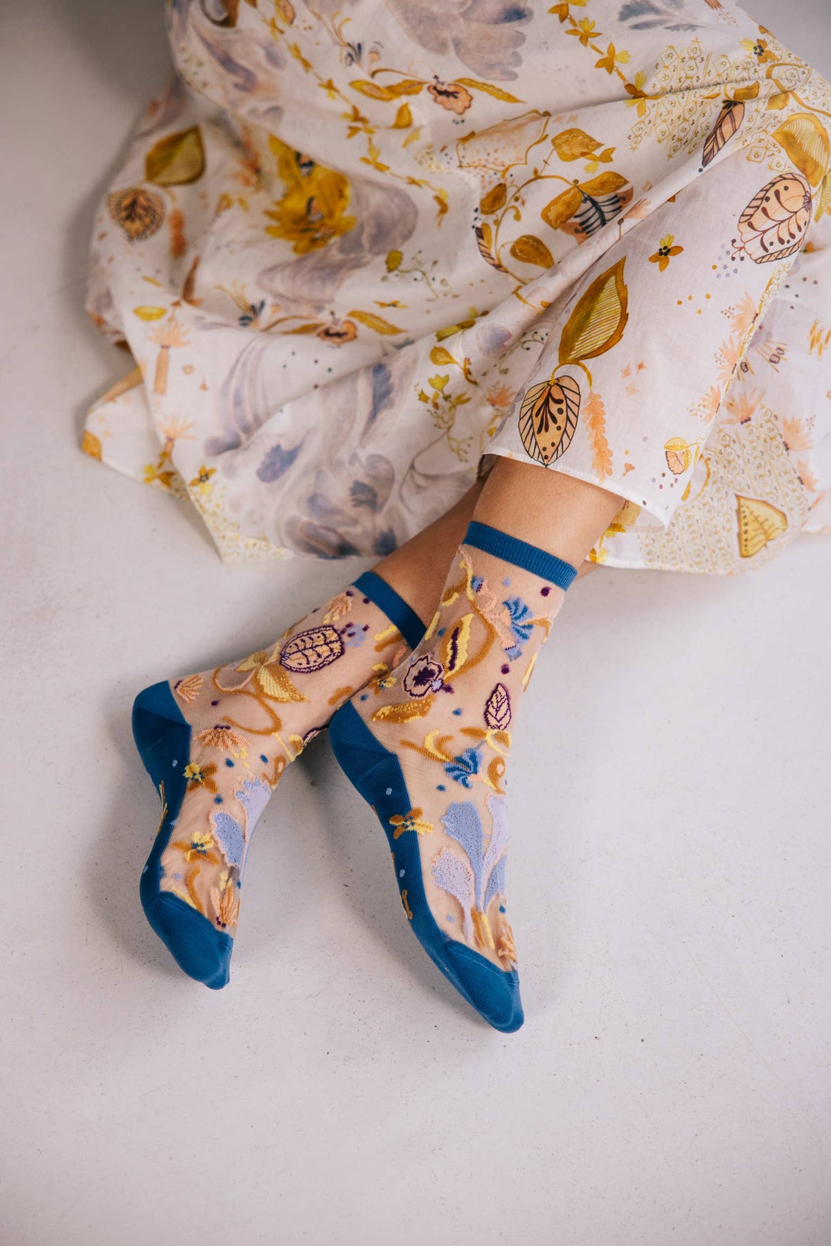 Chaussettes Transparentes à Fleurs Floralia Bleue - Atelier St Eustache