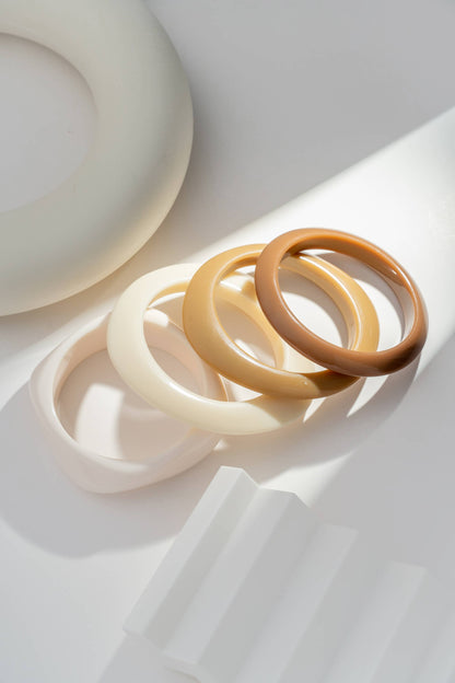 Lot de 4 Bracelets en Résine Couleurs Dégradé Nude, Formes Mixtes