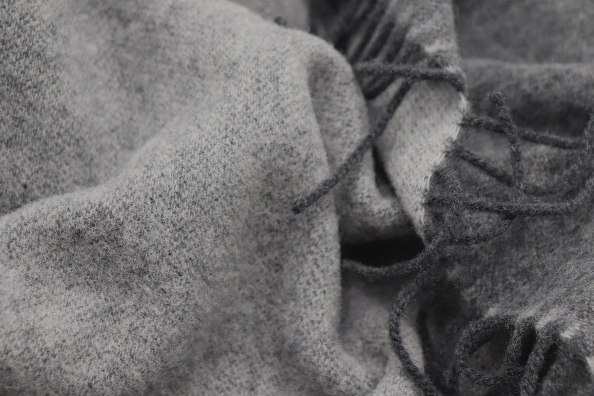 Plaid en Laine Double Face Anthracite et Gris - Biederlack