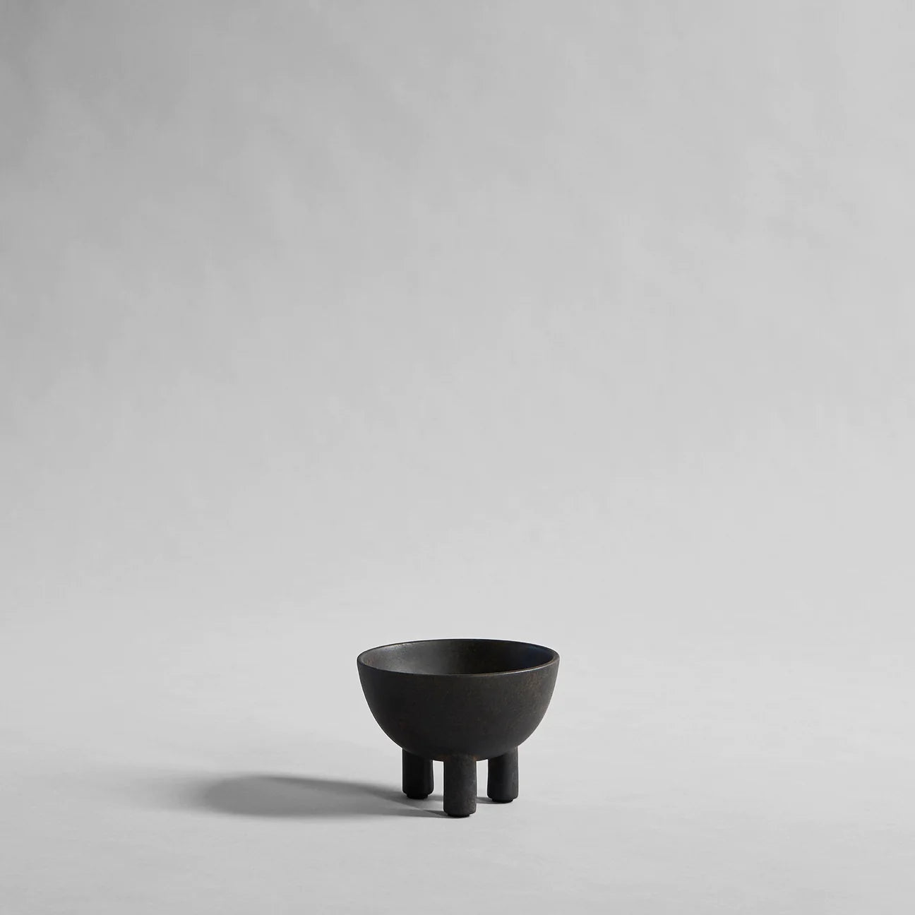 Bol à trois pieds noir Duck - 101 Copenhagen PETIT 13CM/GRAND 16CM