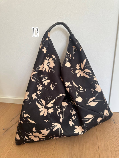 Sac Foulard Large avec Poignée en Cuir Véritable Motifs Félins - Une Autre Maison