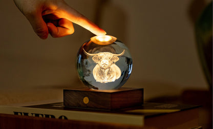 Lampe en Cristal Gravé avec Socle en Noyer - Gingko