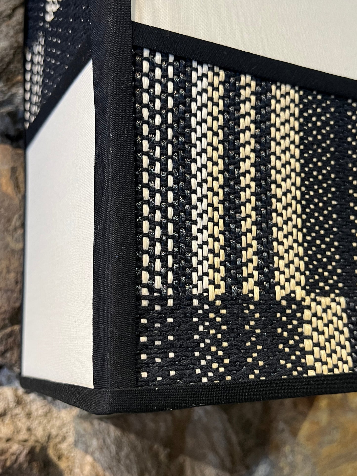 Applique Céleste Rabane Noire & Écru - Maison Sarah Lavoine