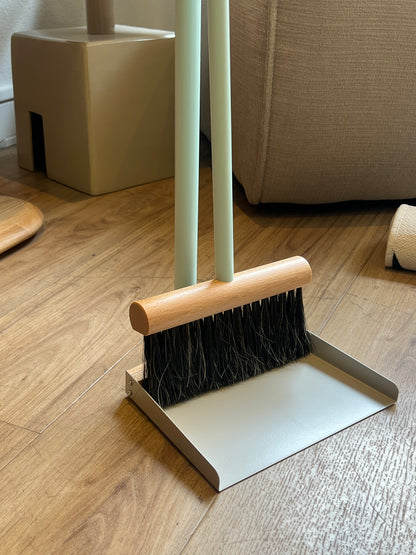 Set Pelle & Balayette Bleu Ciel en Poils Naturels - Andrée Jardin