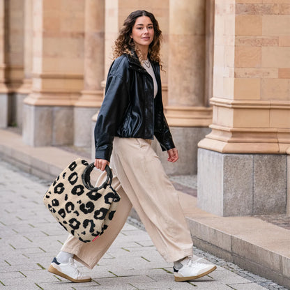 Sac Loop Hobo en Fourrure Teddy Léopard Crème  - Reisenthel