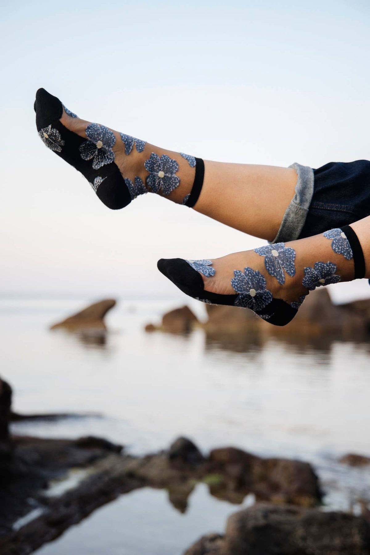 Chaussettes Transparentes Fleurs Bleues ou Mauve Murano - Atelier St Eustache