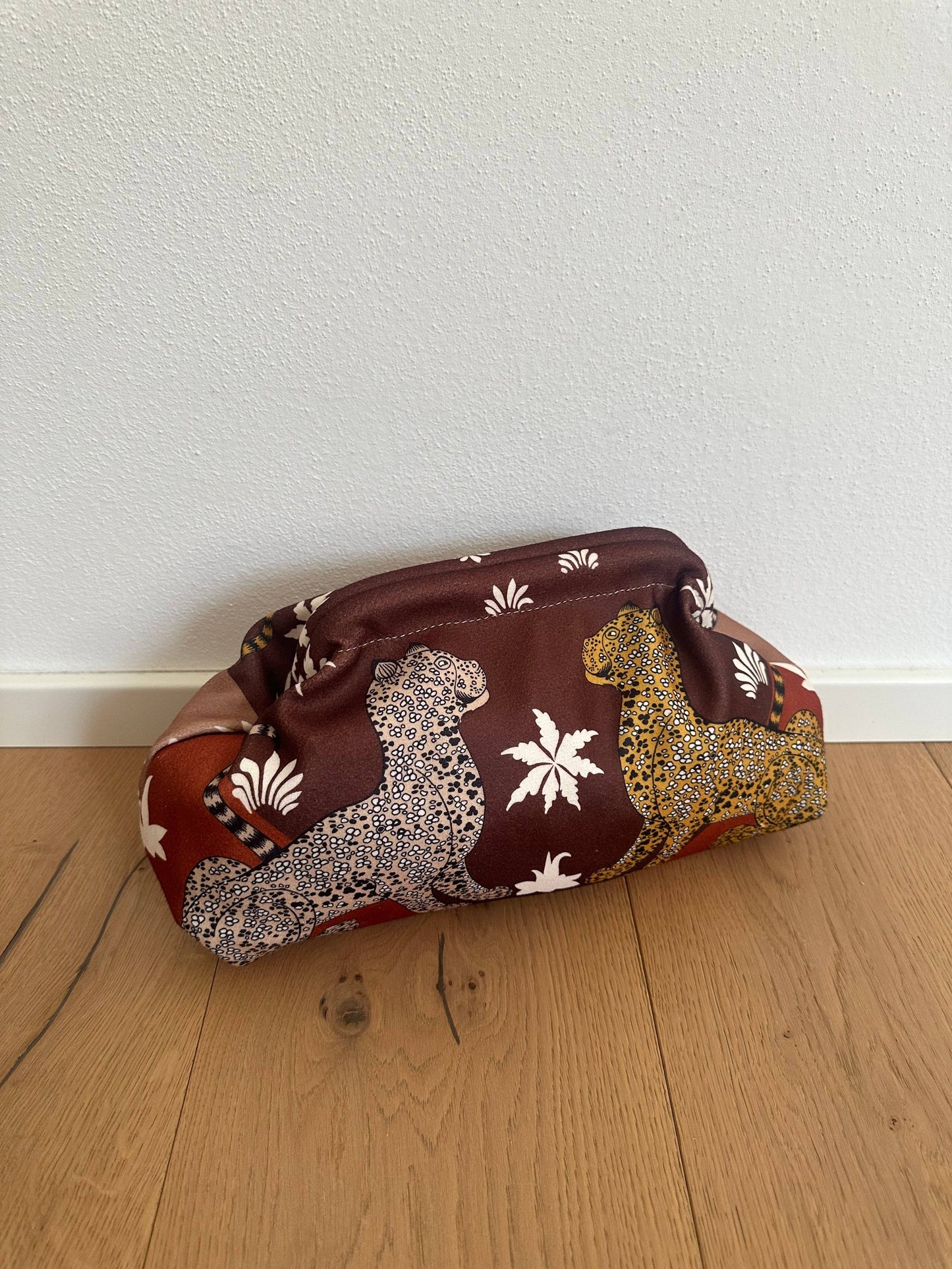 Pochette Clutch Jungle Marron Bandoulière à Chaîne en Polyester 21x31 cm