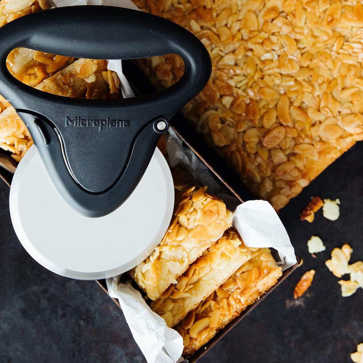 Roulette à Pizza avec Manche Ergonomique - Microplane